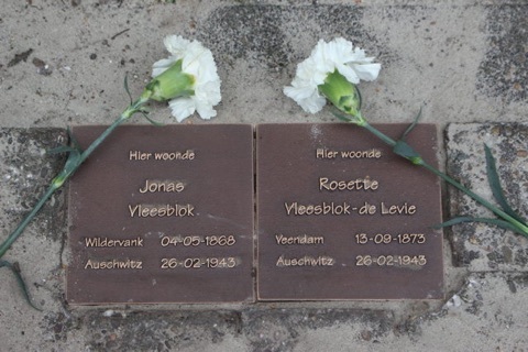 Stolpersteine Jonas Vleesblok en Rosette Vleesblok - de Levie