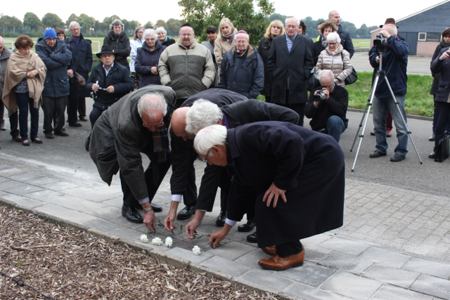 Onthulling van een aantal herdenkingsstenen